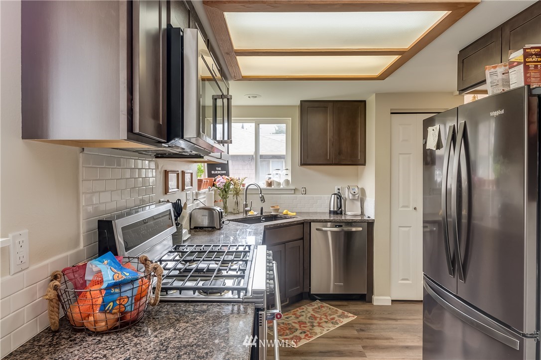 824 Blueberry Lane Bellingham, WA 98229 - Photo 7 of 25