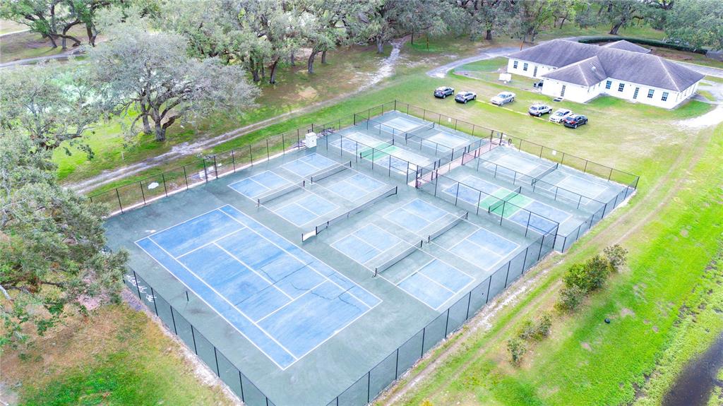 37332 Sandra Avenue Zephyrhills, FL 33542 - Photo 41 of 59 Gallery Image 41