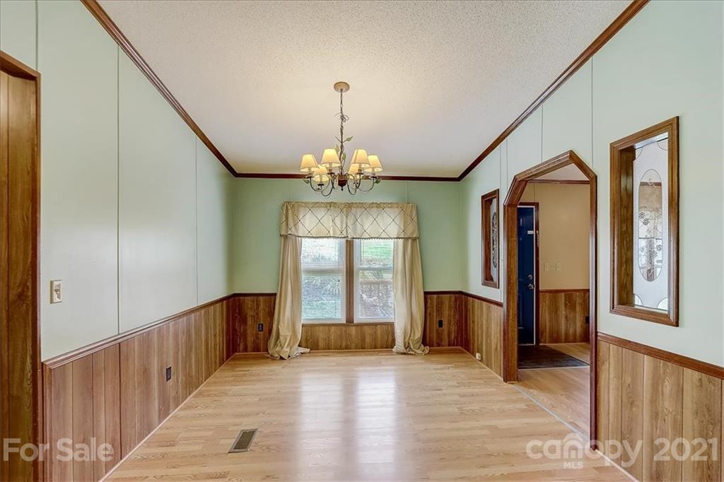 76 Reeves Road Leicester, NC 28748 - Photo 8 of 36 Gallery Image 8