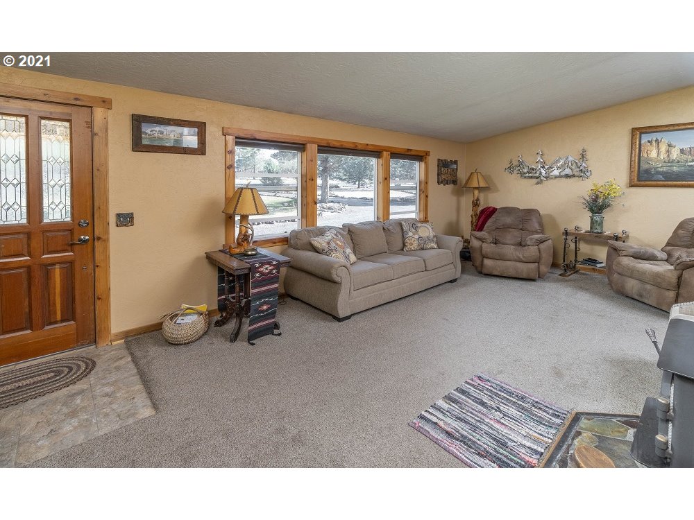 8997 Southwest Meadow Road Terrebonne, OR 97760 - Photo 2 of 25 Gallery Image 2