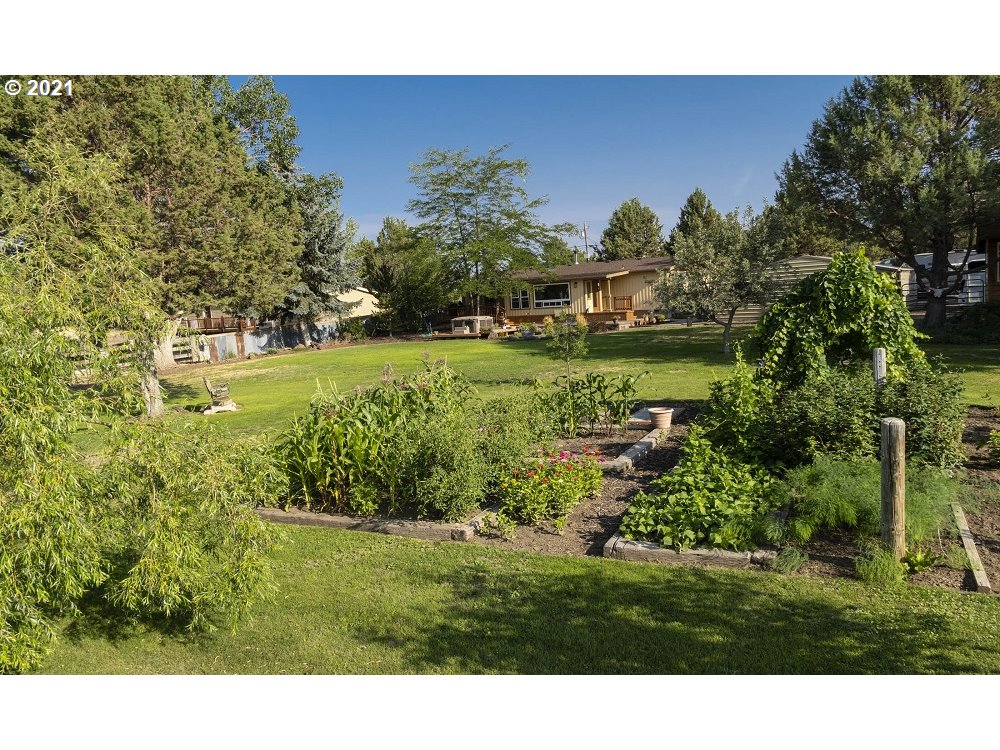 8997 Southwest Meadow Road Terrebonne, OR 97760 - Photo 14 of 25 Gallery Image 14