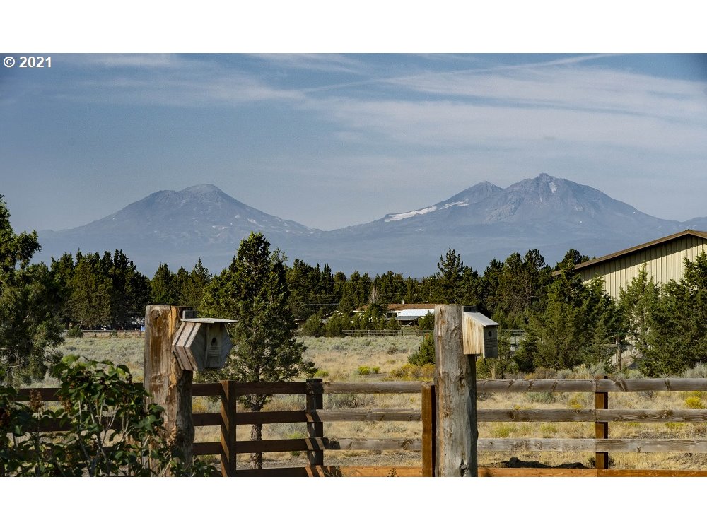 8997 Southwest Meadow Road Terrebonne, OR 97760 - Photo 17 of 25 Gallery Image 17