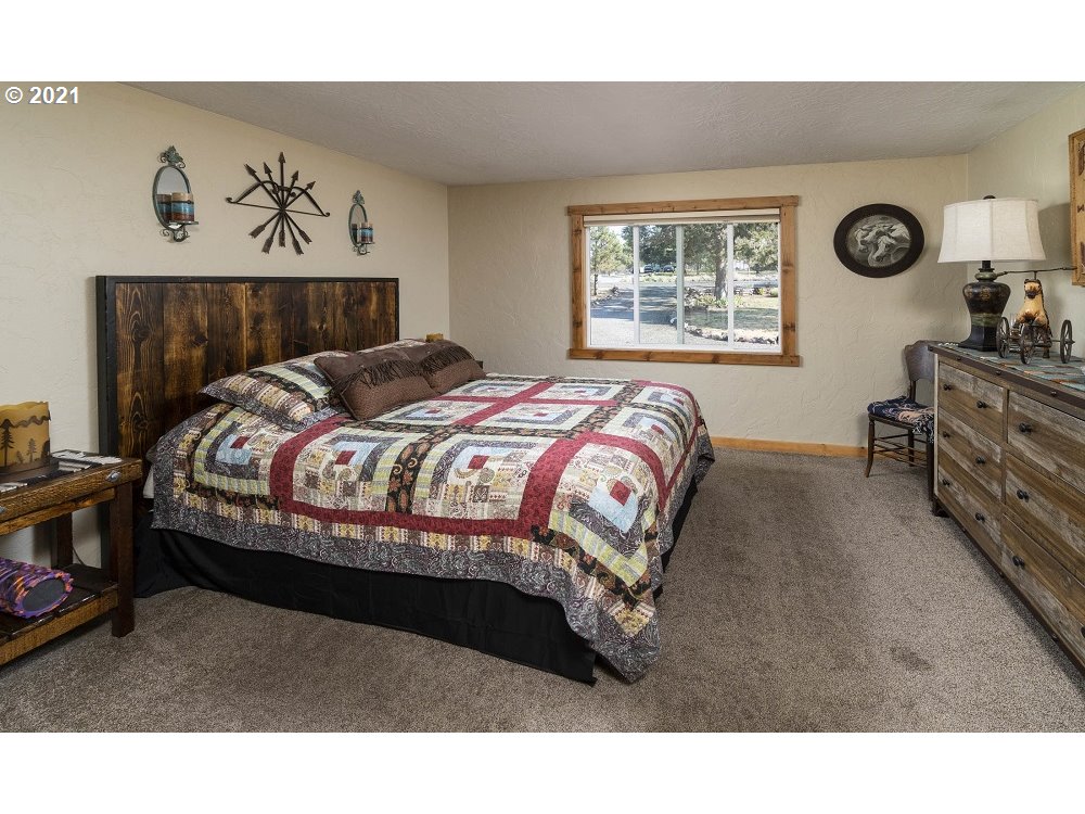 8997 Southwest Meadow Road Terrebonne, OR 97760 - Photo 4 of 25 Gallery Image 4