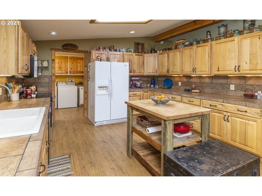 8997 Southwest Meadow Road Terrebonne, OR 97760 - Photo 10 of 25 Gallery Image 10