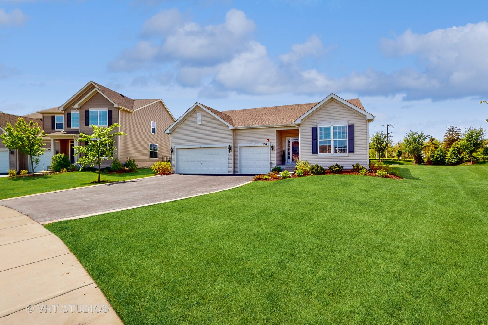 5841 Fairview Lane Hoffman Estates, IL 60192 - Photo 3 of 35 a front view of house with yard and green space