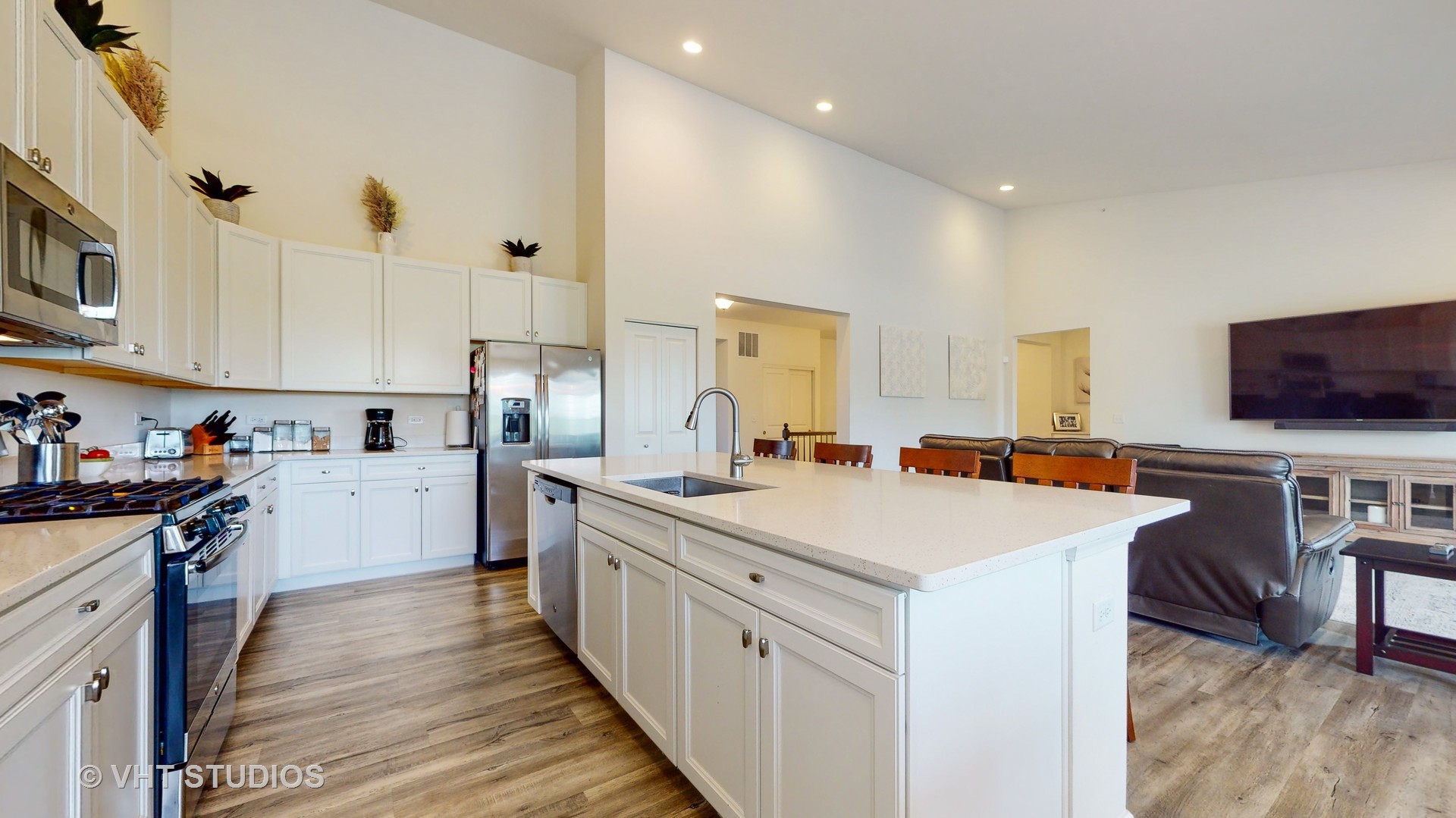 5841 Fairview Lane Hoffman Estates, IL 60192 - Photo 6 of 35