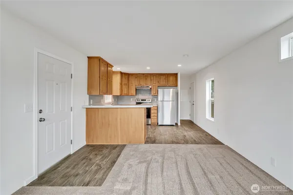 $84,900 | 18320 35th Place South, Unit 384, SeaTac, WA 98188