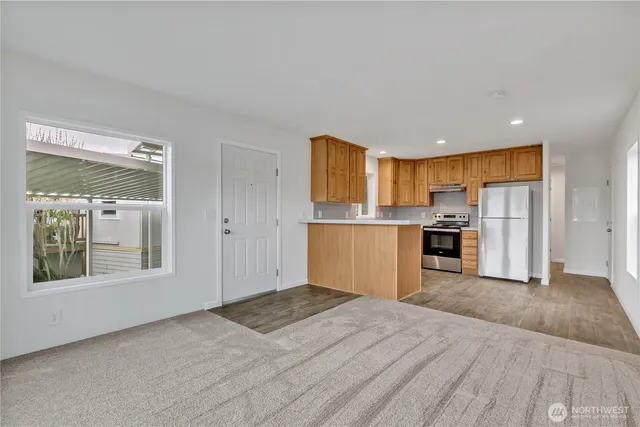 $84,900 | 18320 35th Place South, Unit 384, SeaTac, WA 98188