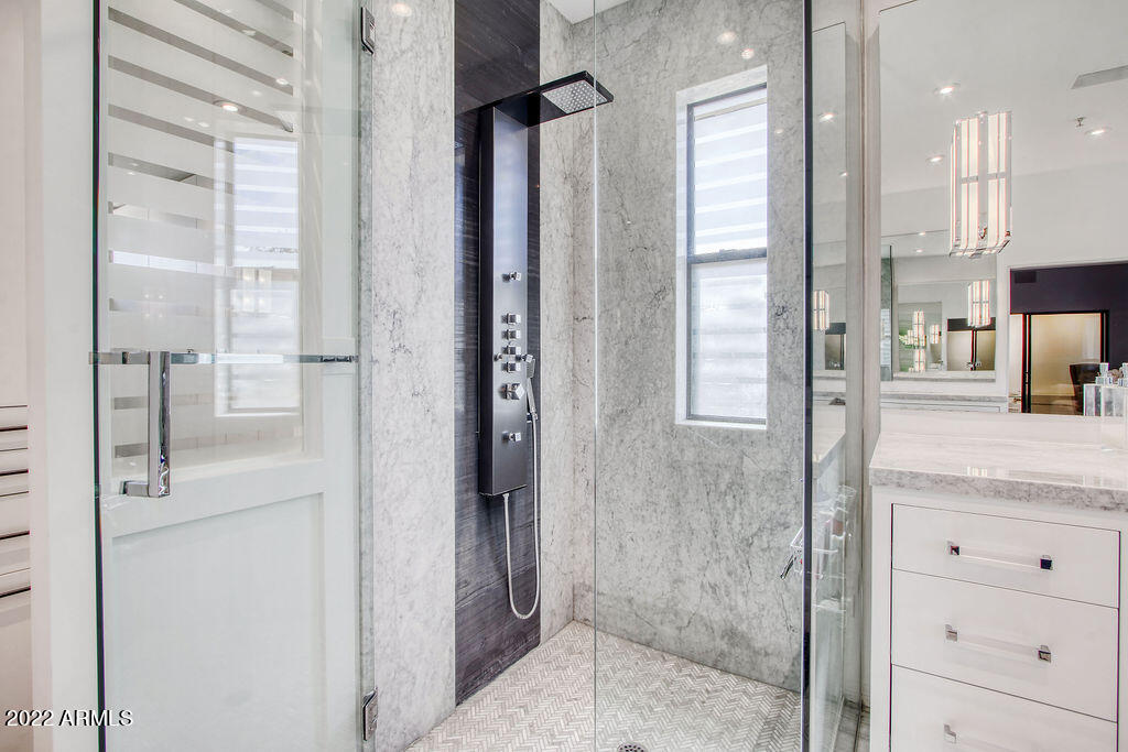 10801 East Happy Valley Road, Unit 113 Scottsdale, AZ 85255 - Photo 38 of 96 Glass walk in shower