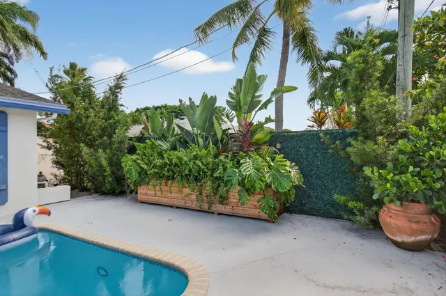 $15,000 | 802 Mallard Drive, Delray Beach, FL 33444