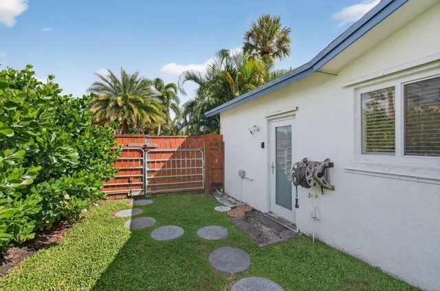 $15,000 | 802 Mallard Drive, Delray Beach, FL 33444