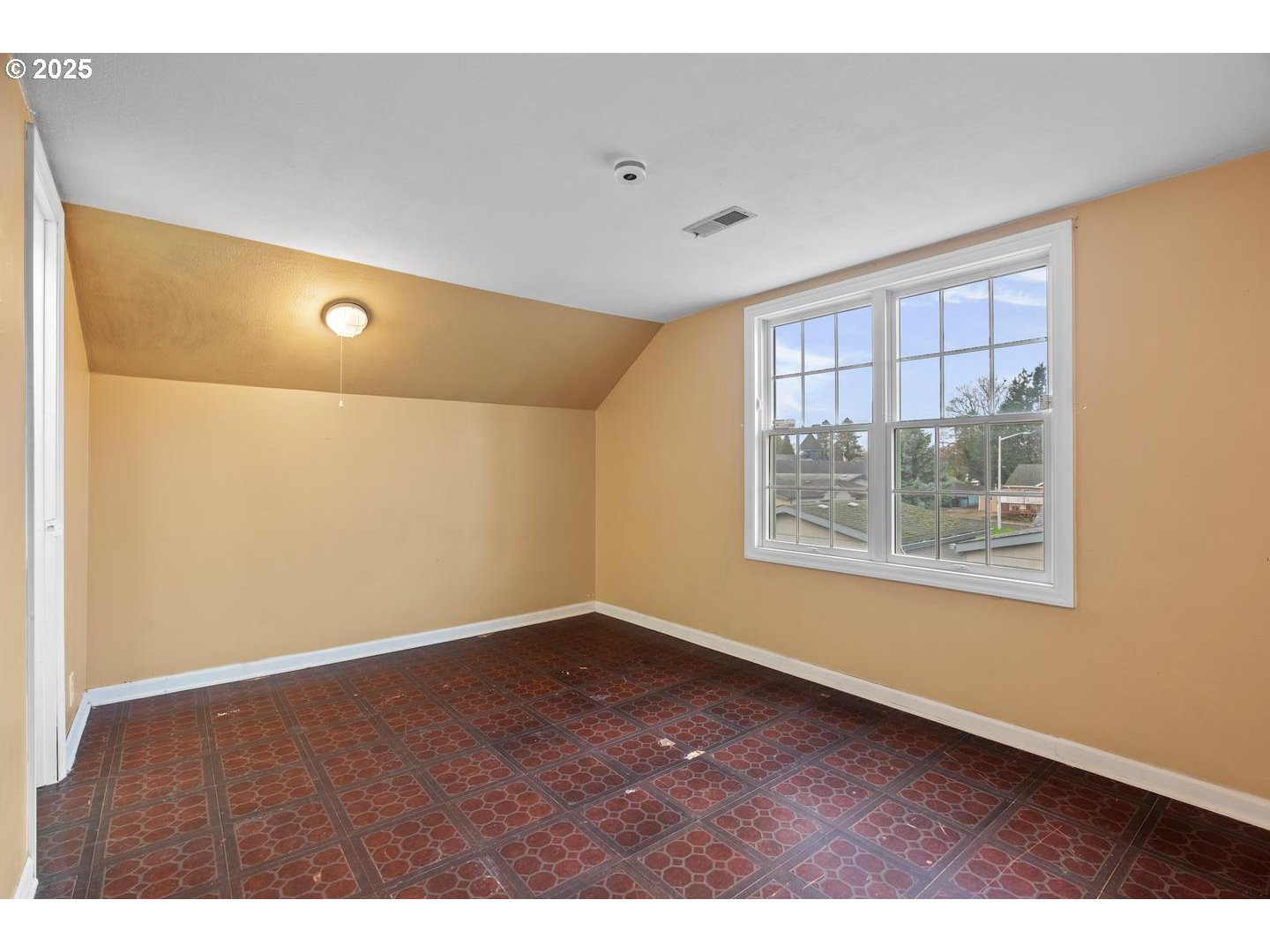 9311-9315 Southeast Grant Street Portland, OR 97216 - Photo 13 of 35