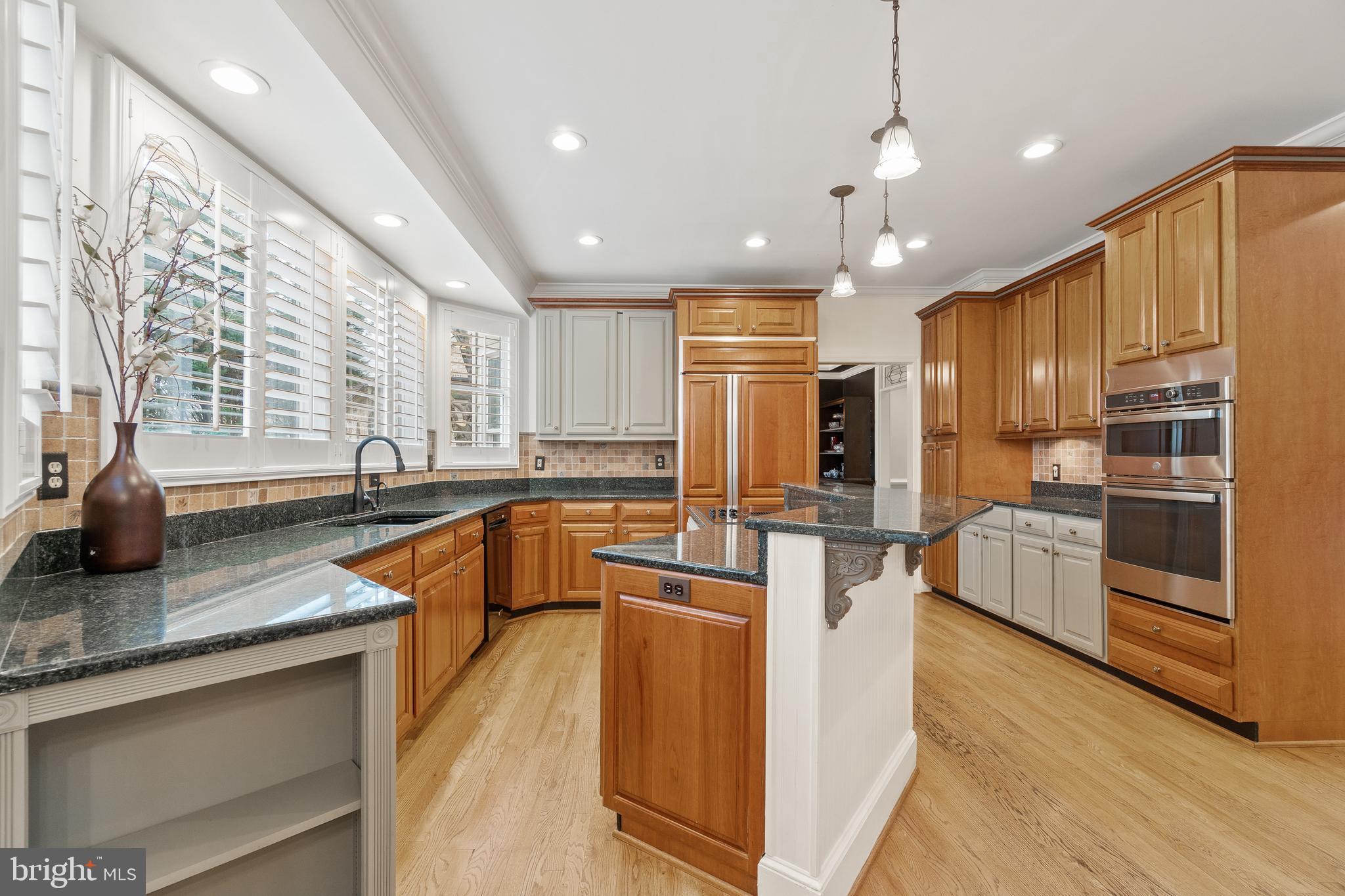 11276 Ridermark Row Columbia, MD 21044 - Photo 20 of 89 Kitchen w/Recessed & Pendant Lighting