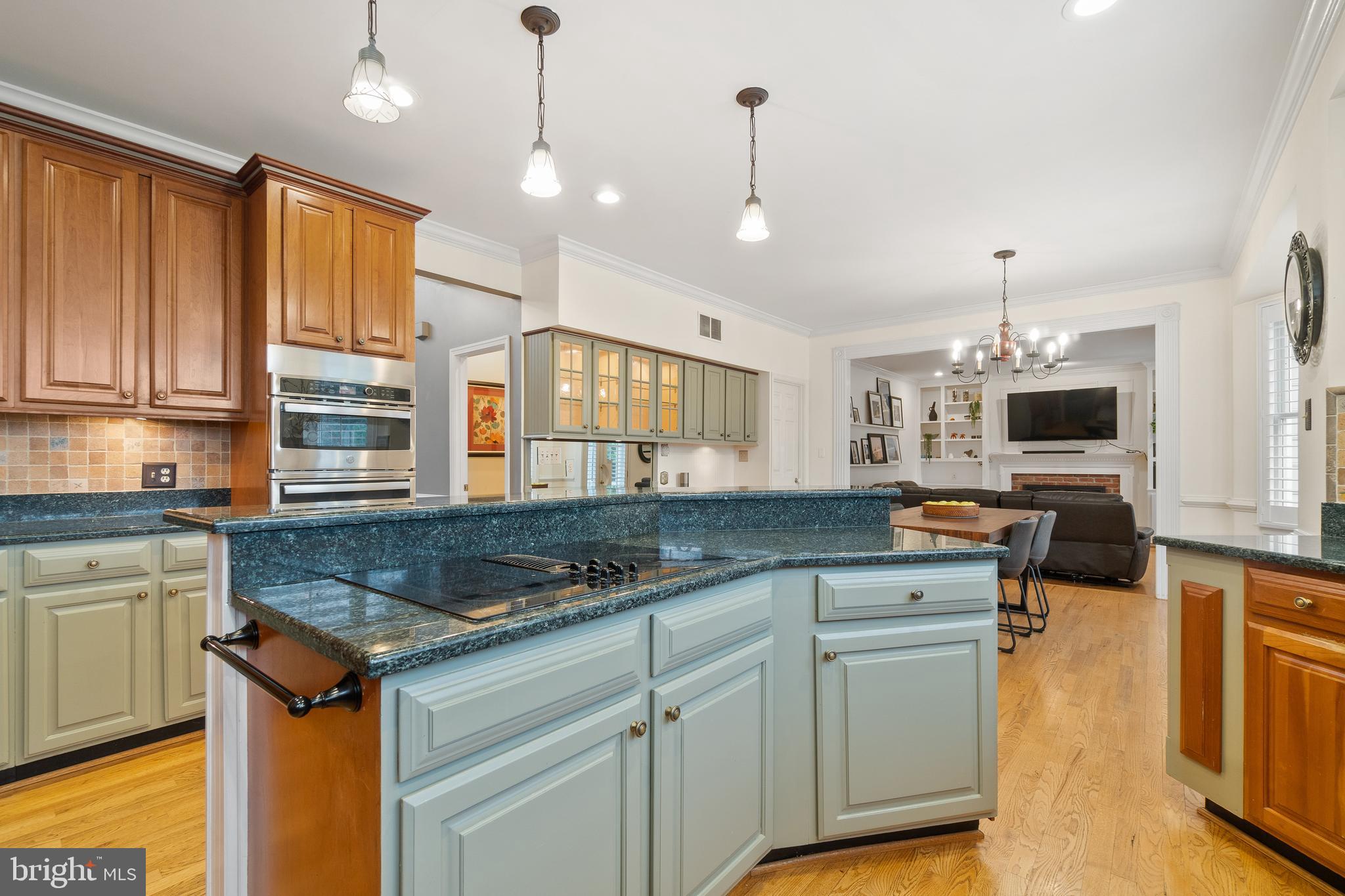 11276 Ridermark Row Columbia, MD 21044 - Photo 21 of 89 Kitchen w/Center Island