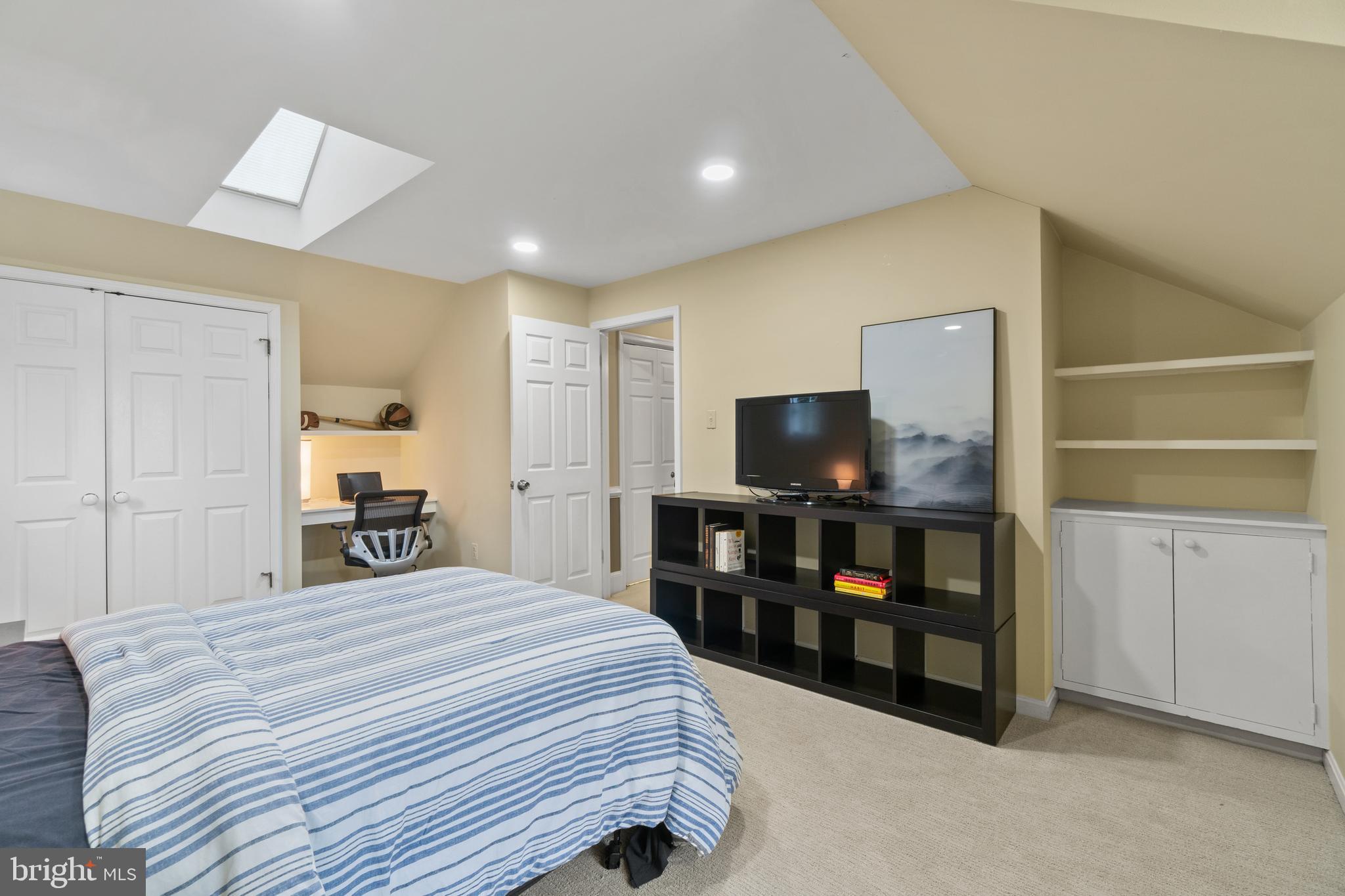 11276 Ridermark Row Columbia, MD 21044 - Photo 47 of 89 Upper Level Bedroom 2 w/built-ins & Skylight