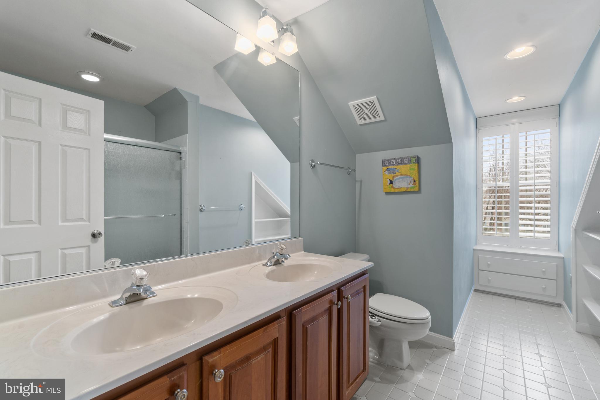 11276 Ridermark Row Columbia, MD 21044 - Photo 49 of 89 Upper Level Bathroom w/Dual Vanity