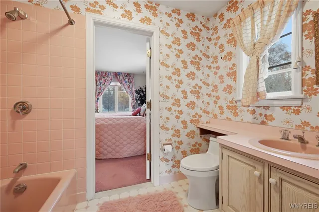 $599,000 | 1 Sargent Drive, Lockport City, NY 14094