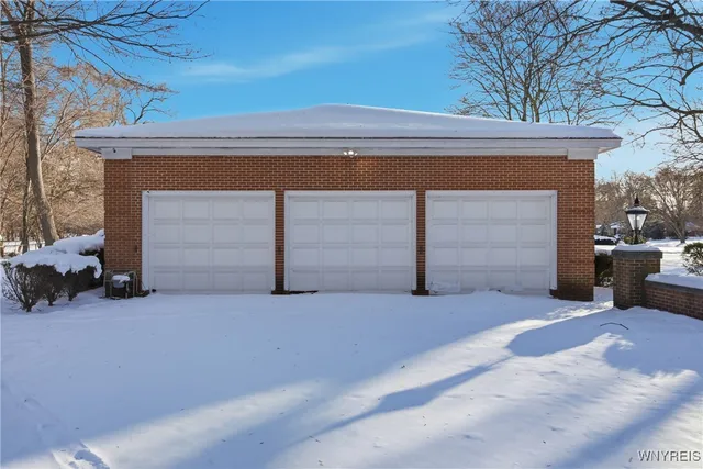 $599,000 | 1 Sargent Drive, Lockport City, NY 14094