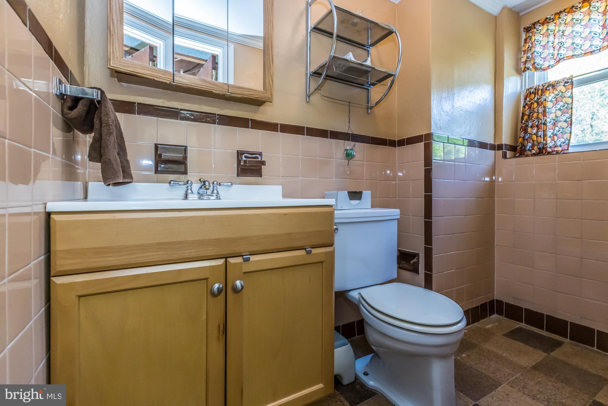 1559 Williams Road Abington, PA 19001 - Photo 20 of 21 Basement Powder Room