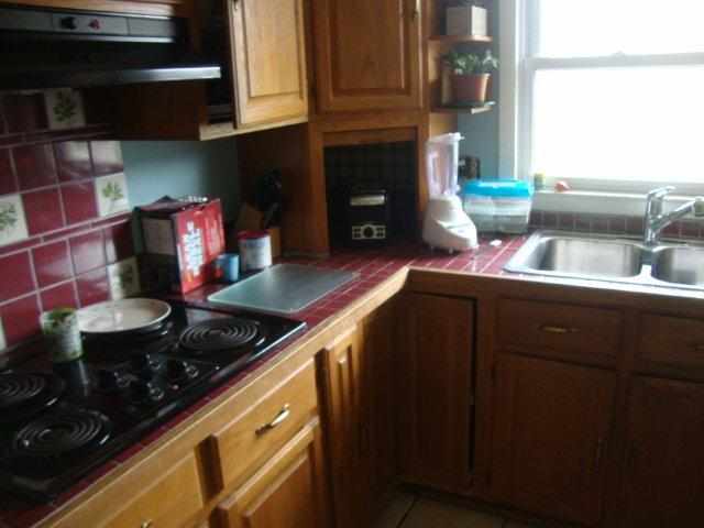36712 Chatham Court Clinton Township, MI 48035 - Photo 8 of 13 31097490-7.JPG