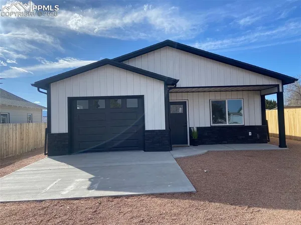 $369,000 | 103 Illinois Street, Penrose, CO 81240