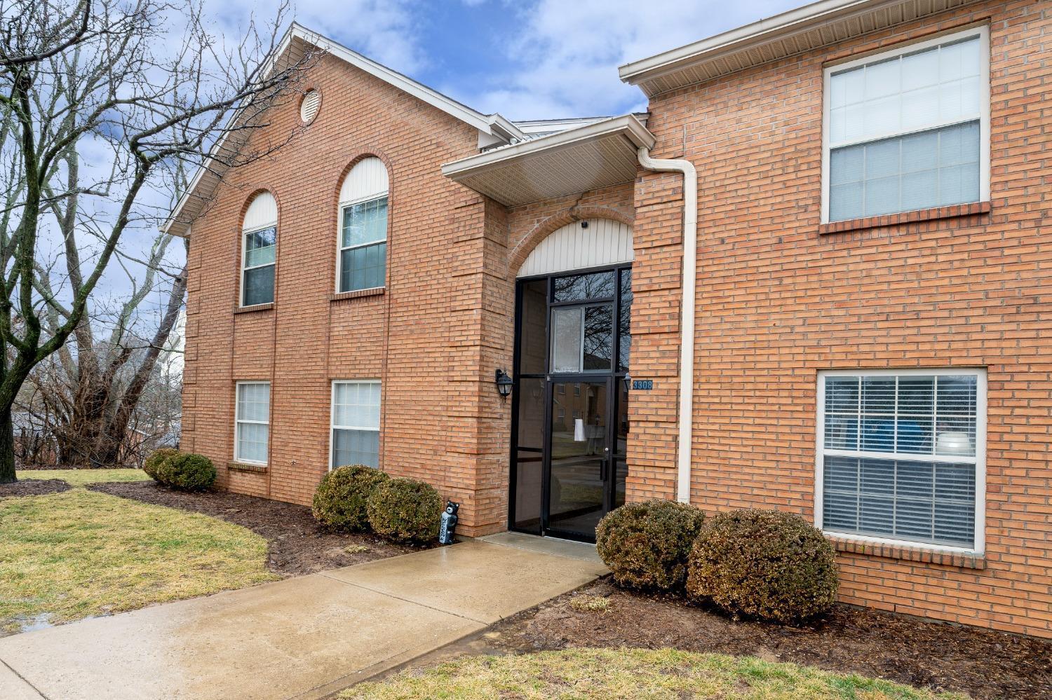 3308 North Bend Road, Unit 14 Cincinnati, OH 45247 - Photo 2 of 32