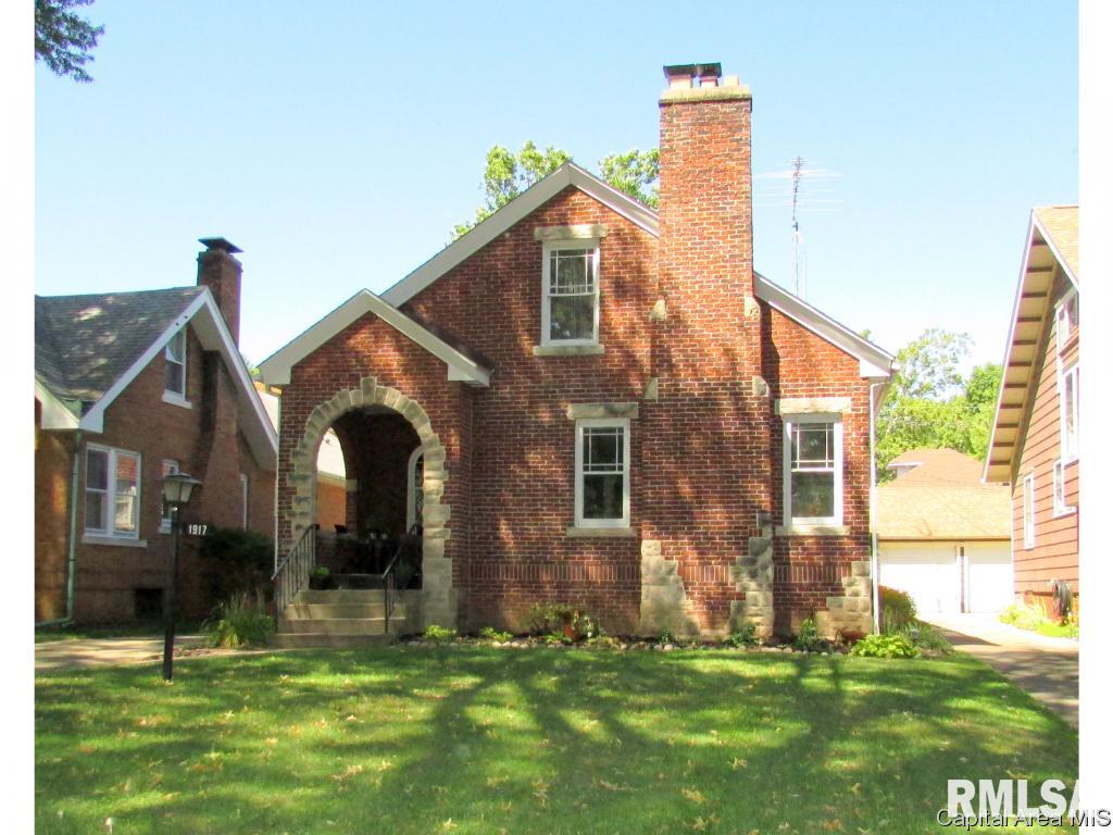 1917 South Walnut Street Springfield, IL 62704 - Photo 1 of 22