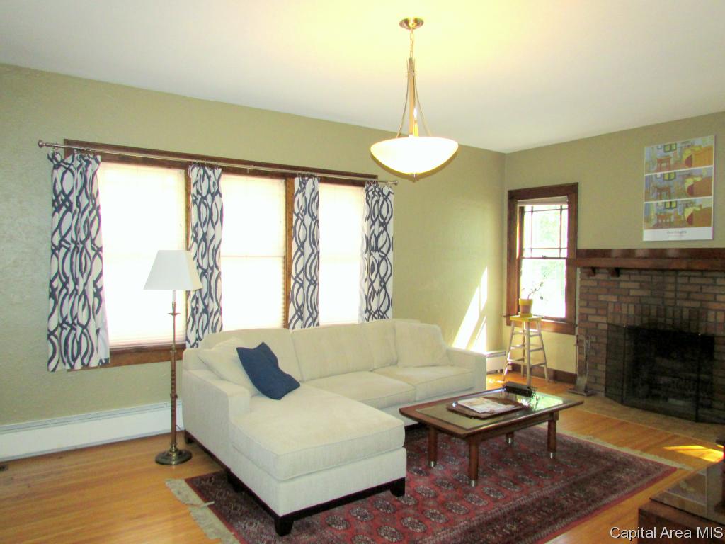 1917 South Walnut Street Springfield, IL 62704 - Photo 3 of 22