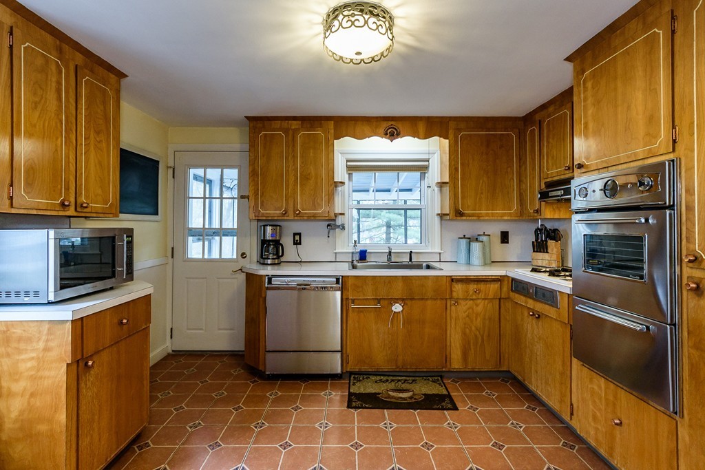 18 Keane Road Boston, MA 02132 - Photo 4 of 11 Gallery Image 4