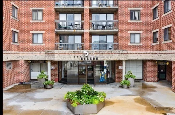 $3,300 | 15 North Beacon Street, Unit 906, Boston, MA 02134