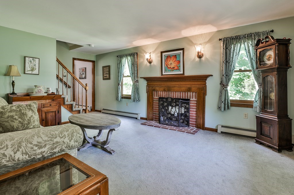 145 Dalton Road Chelmsford, MA 01824 - Photo 8 of 38 Gallery Image 8