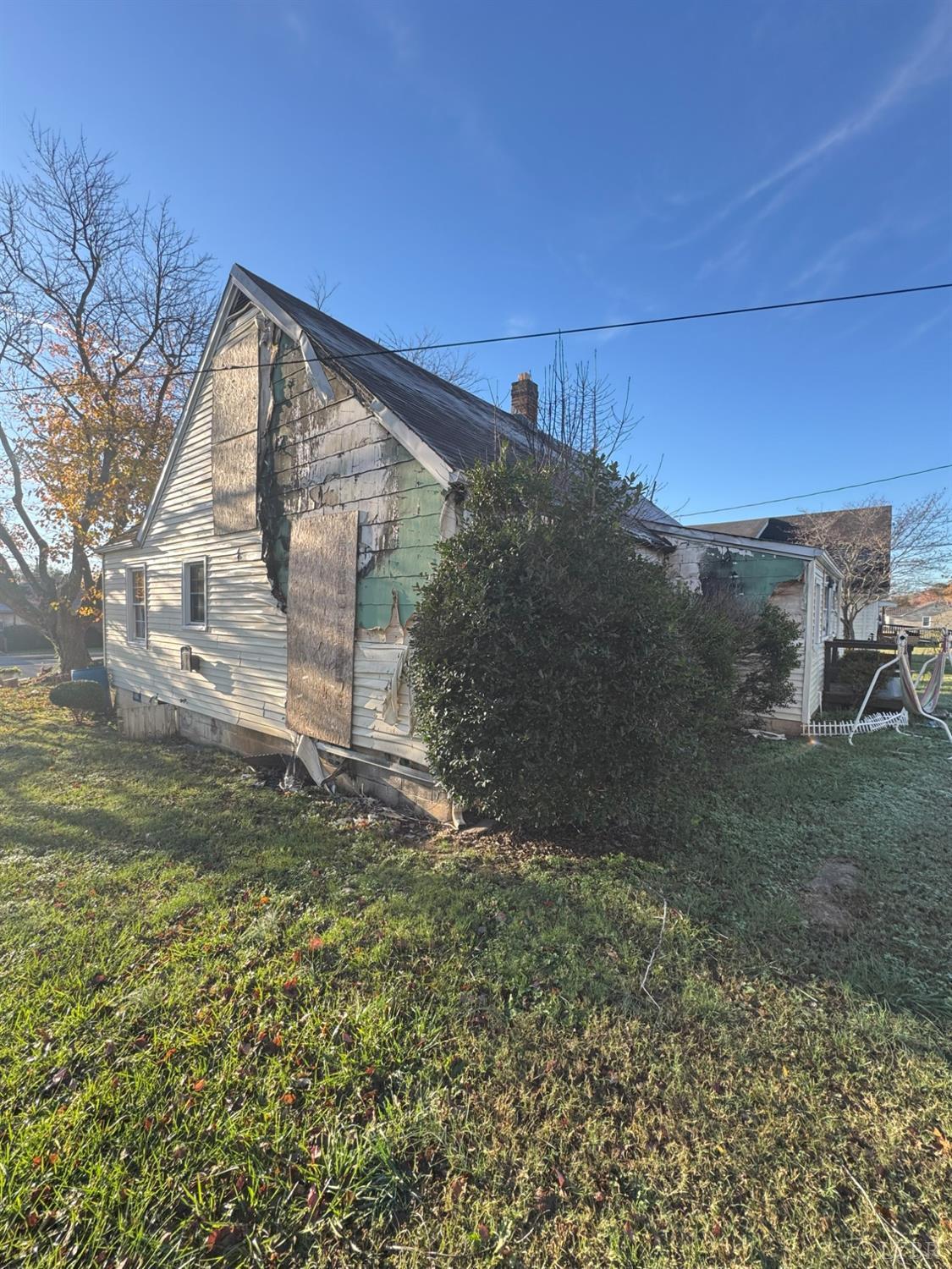 904 7th Street Altavista, VA 24517 - Photo 4 of 13 a view of a pathway of a house