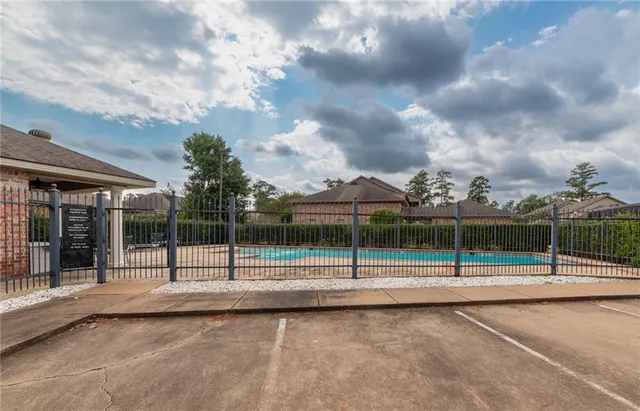 $165,000 | 3234 Military Highway, Unit C, Pineville, LA 71360