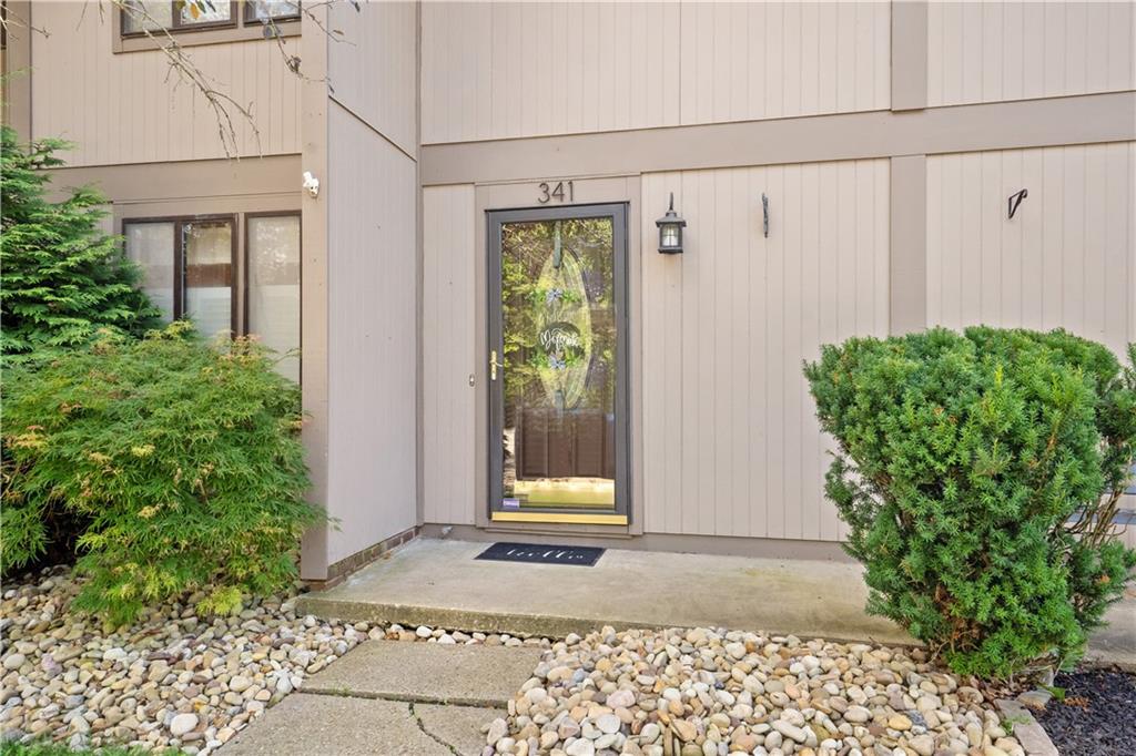 341 Ridge Point Circle Bridgeville, PA 15017 - Photo 1 of 16 Gallery Image 1