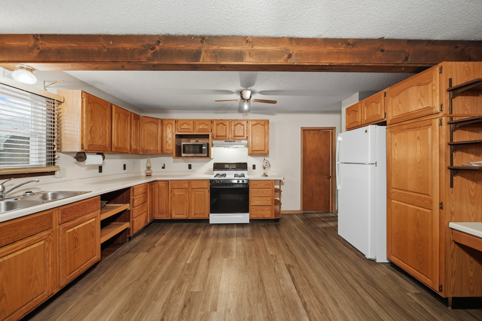 513 1st Avenue Dixon, IL 61021 - Photo 11 of 39