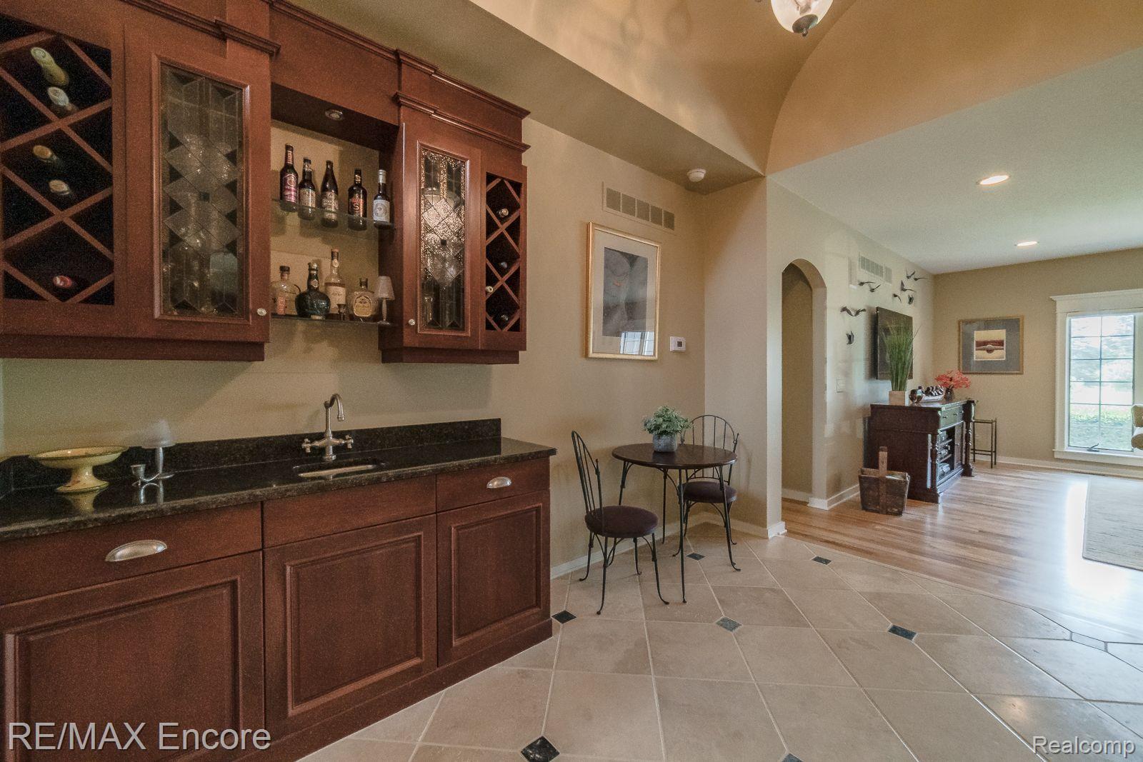 5903 Oakhill Road Clarkston, MI 48348 - Photo 23 of 72 Open foyer with vaulted ceiling