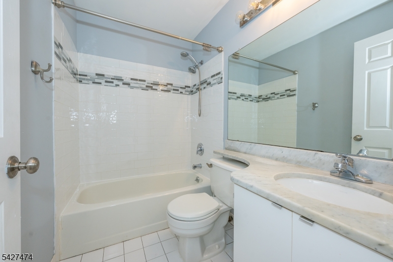50 West Lindsley Road Cedar Grove, NJ 07009 - Photo 11 of 26
