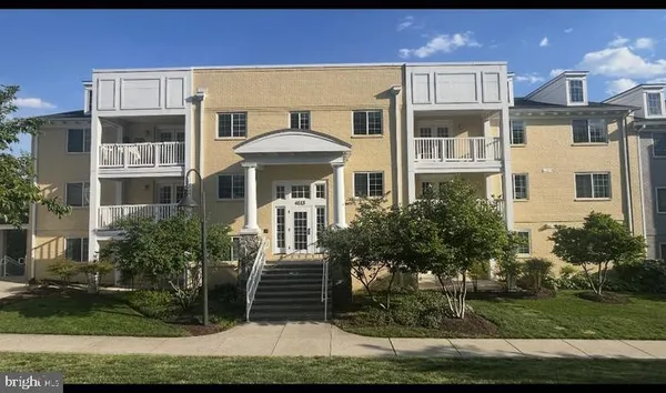 $3,000 | 4113 South Four Mile Run Drive, Unit 203, Arlington, VA 22204