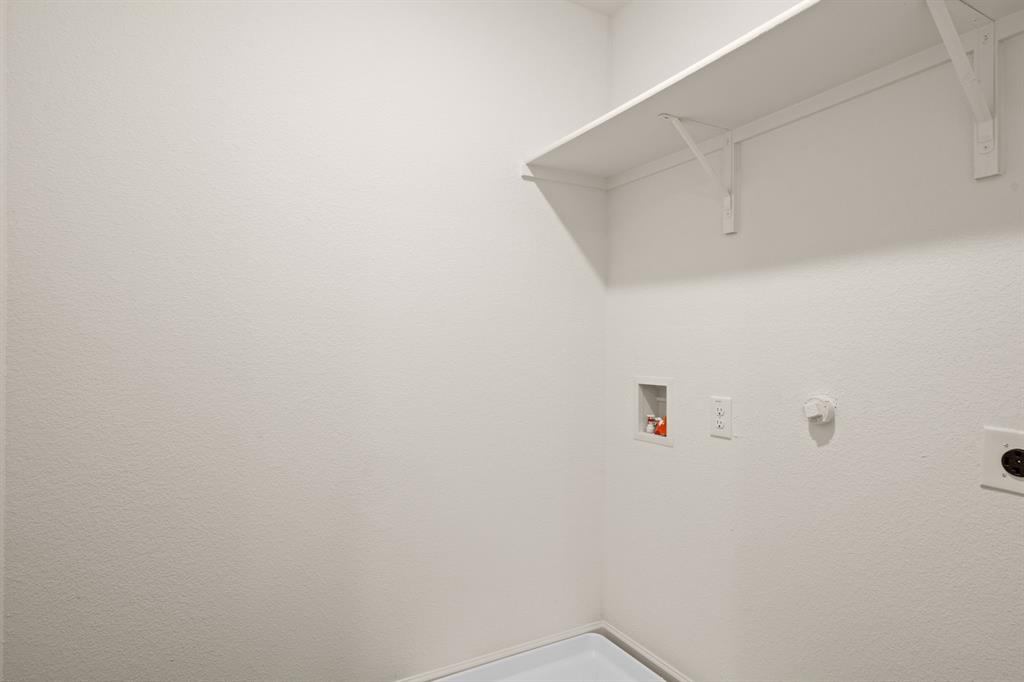 619 Colgate Circle Princeton, TX 75407 - Photo 22 of 31 a close up view of shower