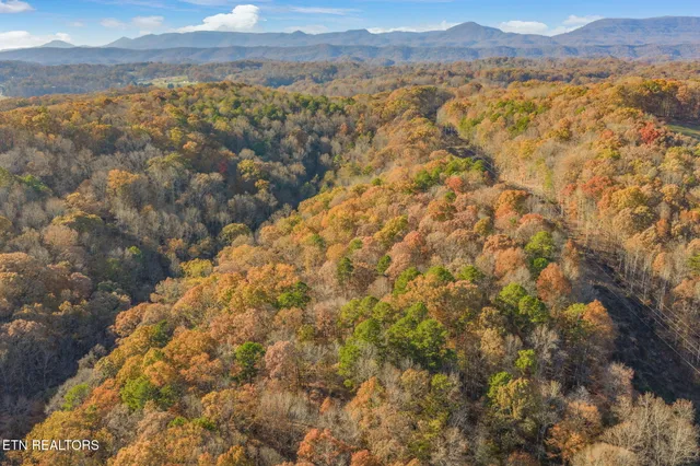 $499,900 | South Charles G Seivers Boulevard, Clinton, TN 37716