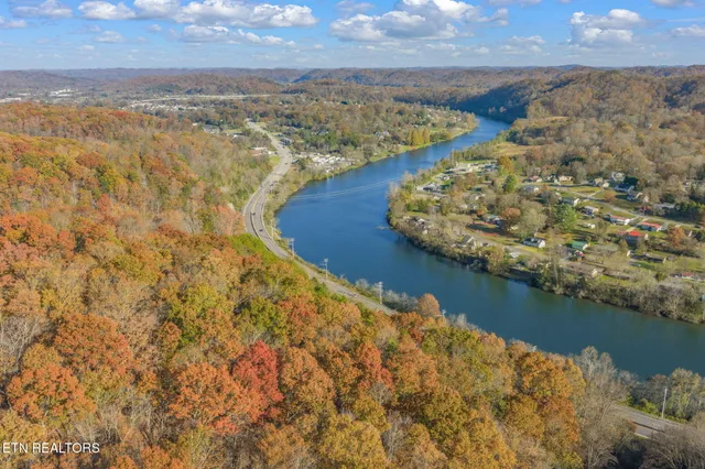 $499,900 | South Charles G Seivers Boulevard, Clinton, TN 37716