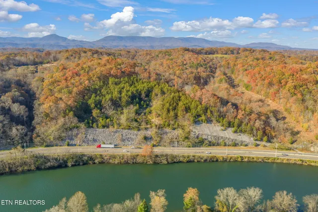 $499,900 | South Charles G Seivers Boulevard, Clinton, TN 37716