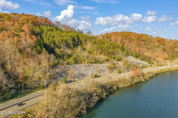 $499,900 | South Charles G Seivers Boulevard, Clinton, TN 37716