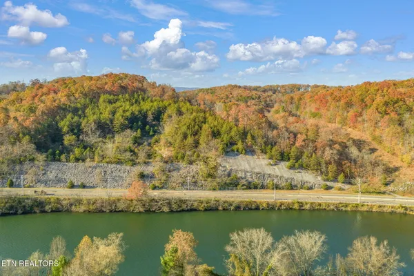 $499,900 | South Charles G Seivers Boulevard, Clinton, TN 37716