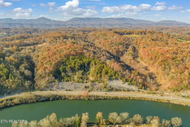 $499,900 | South Charles G Seivers Boulevard, Clinton, TN 37716