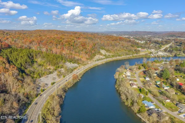 $499,900 | South Charles G Seivers Boulevard, Clinton, TN 37716