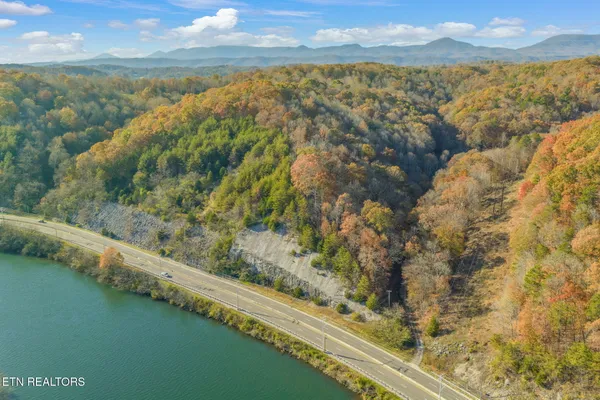 $499,900 | South Charles G Seivers Boulevard, Clinton, TN 37716