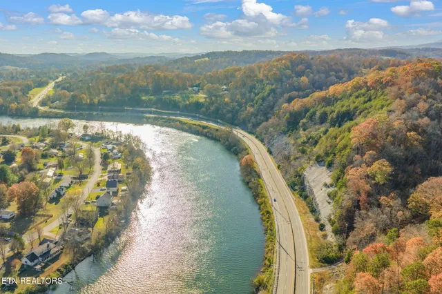 $499,900 | South Charles G Seivers Boulevard, Clinton, TN 37716