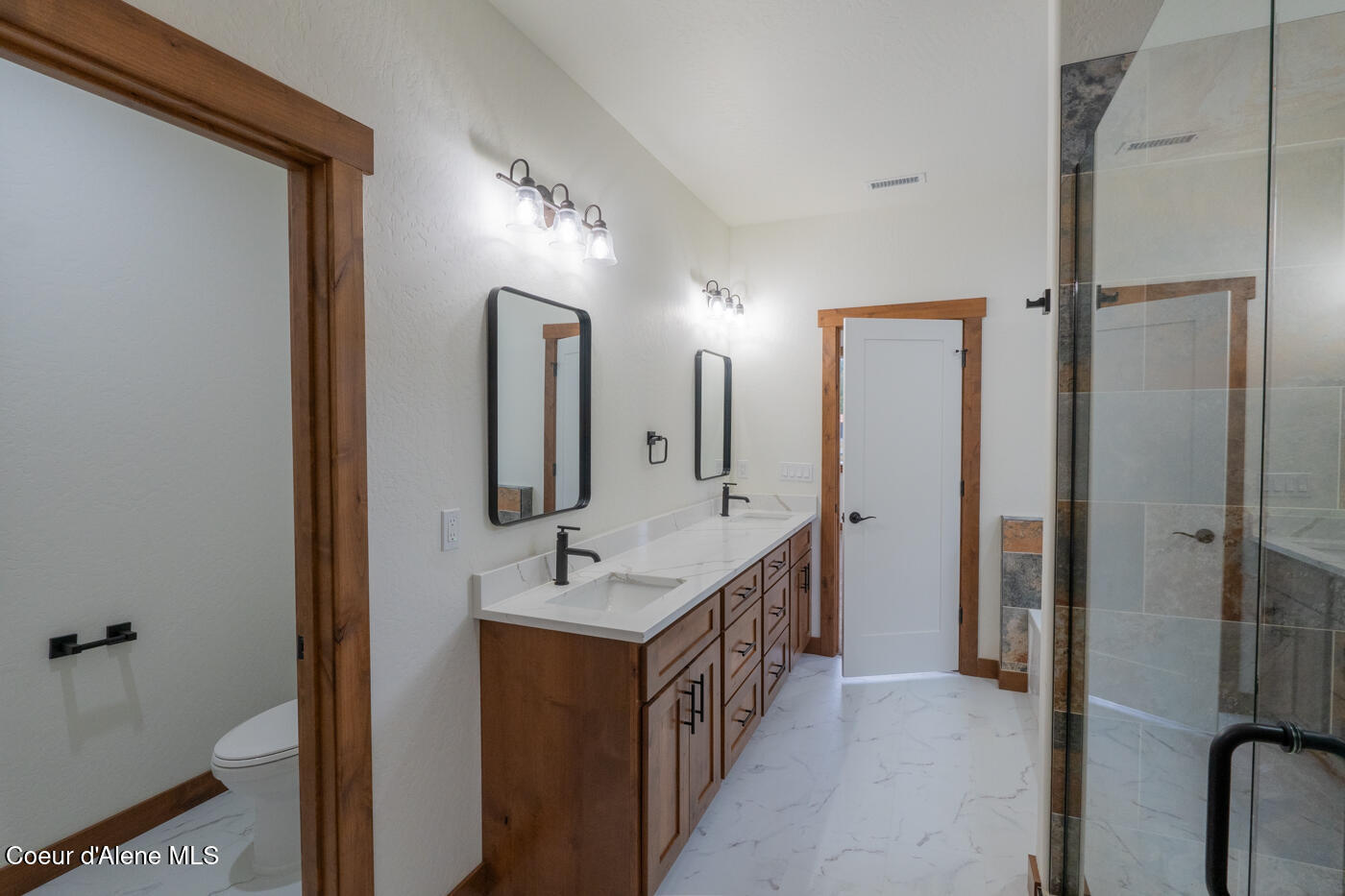127 Backtrack Road Sandpoint, ID 83864 - Photo 17 of 30 master bathroom