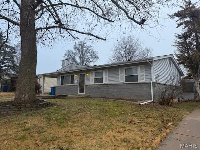 $195,000 | 2045 Teakwood Manor Drive, Florissant, MO 63031